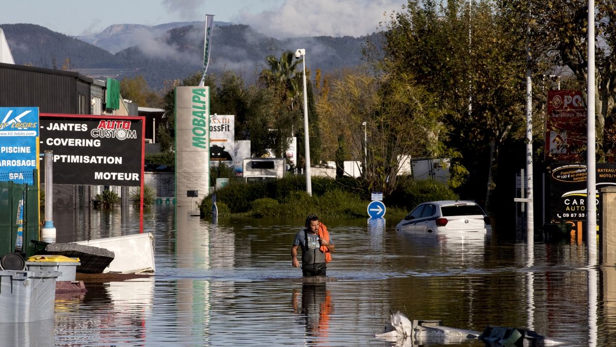 Záplavy ve Francii mají šest obětí, včetně tří záchranářů
